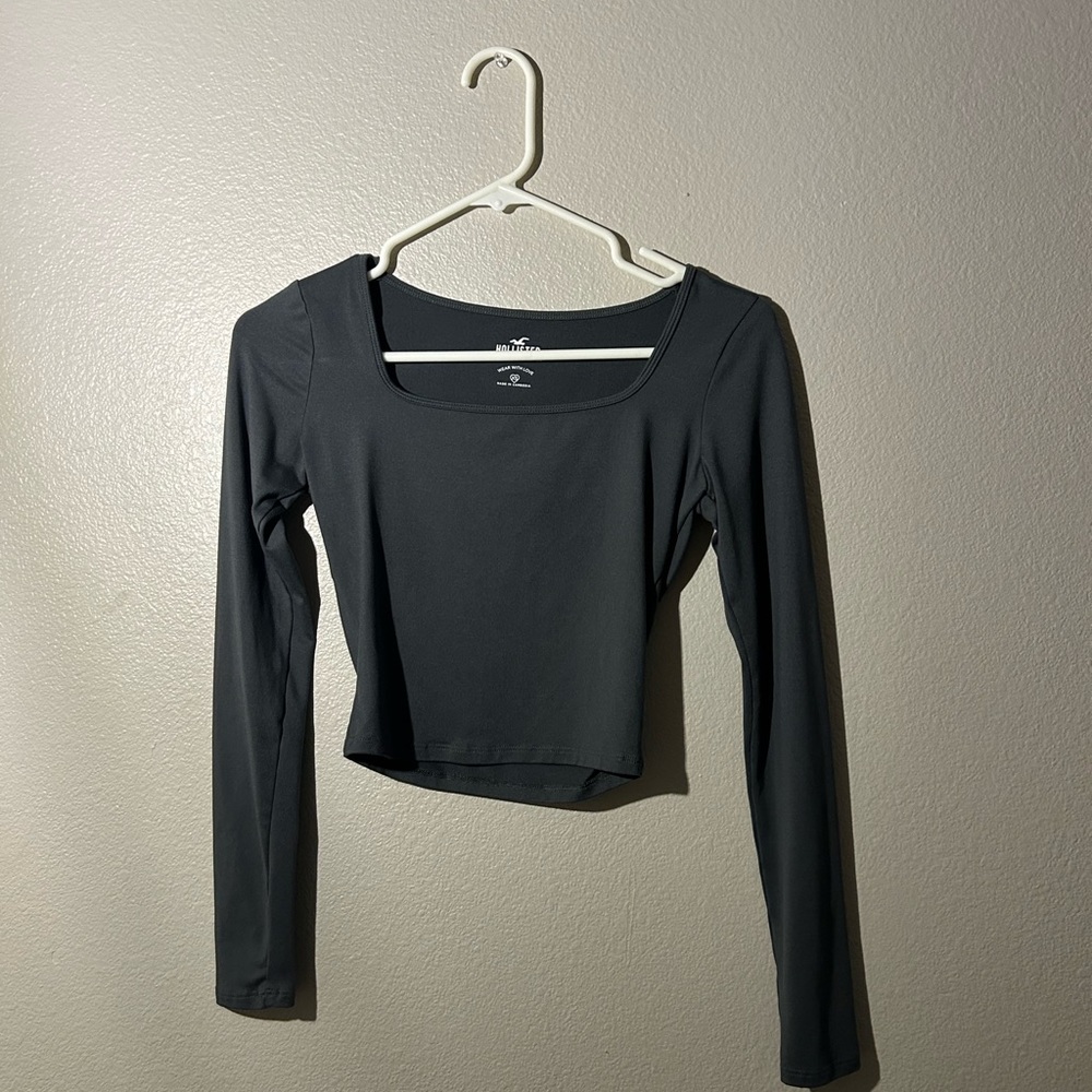 Women's Gray Long Sleeve Top
